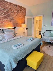 FOUR ROOMS Carlsbad Authentic