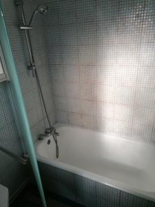 Maison avec jardin face au lac et plage