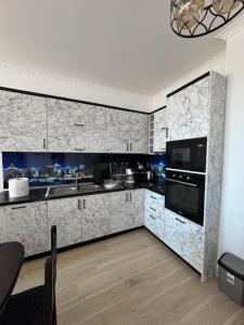 R&M modern city view apartment