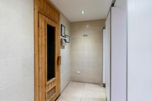 Patong private spacious apart-ment 2 minutes walk to the beach bathtub sea view swimming pool