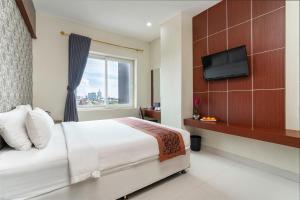 Raising Hotel Panakkukang Makassar By LIFE