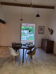 Maisons de vacances Gite Lou Galoubet : photos des chambres