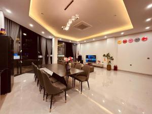 Flamingos Hải Tiến