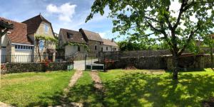 Maisons de vacances Maison calme avec jardin a Gramat : photos des chambres