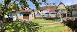 Maisons de vacances Maison calme avec jardin a Gramat : photos des chambres