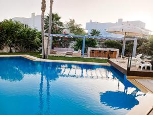 Hacienda White 6 Bedroom Villa