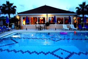 PARADISE APARTMENTS & SUITES