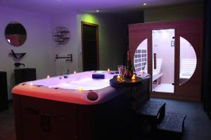 Love hotels Nuit Blanche Normandie : photos des chambres