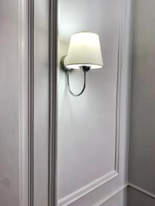 Opera house 2 separate rooms світло є