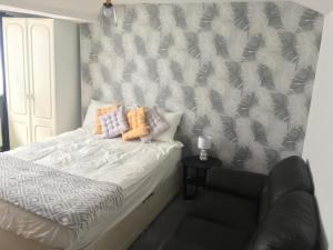 2 bed flat sleeps 4 Swansea centre