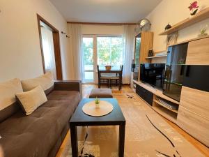 Giza Cozy 1BDR w WiFi near Arena 8888 and SofiaMed