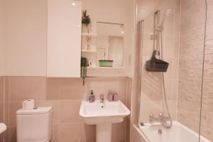 3 BR - 3 Baths - Solihull - NEC - HS2 - Long Stays