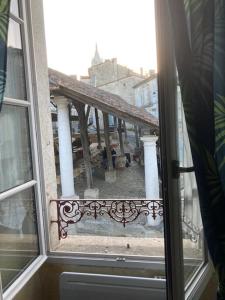 les vieilles Halles de Villebois