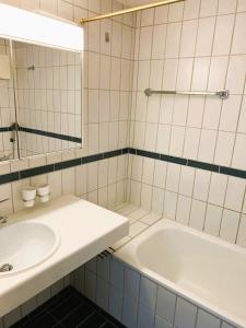 New Cozy 2 room Apartment in Zurich Old Town Center RENN - Self Checkin