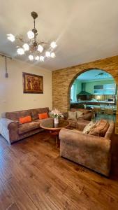 Villa Green Olive Bar