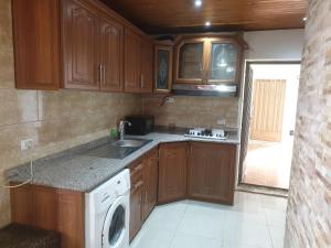 الاردن عمان تلاع العلي شارع ابو يوسف الأنصاري اسكان طارق الشيخ