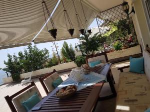 The Balcony House