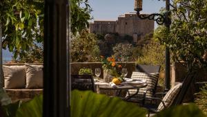 Ivos garden prostran stan u blizini starog grada