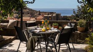 Ivos garden prostran stan u blizini starog grada