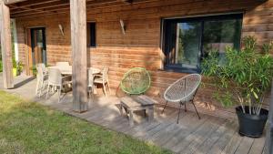 Appartements Rez-de-jardin avec vue sur la Sainte Victoire : photos des chambres