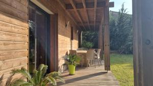 Appartements Rez-de-jardin avec vue sur la Sainte Victoire : photos des chambres