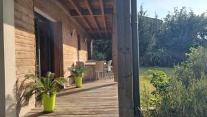 Appartements Rez-de-jardin avec vue sur la Sainte Victoire : photos des chambres