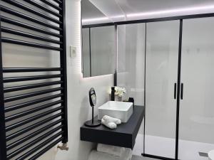 B&W Suite Andrés de la Llosa