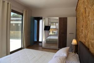 Aeolia Stone Villa, Heated Pool, Steam & Fitness Room 15 guests
