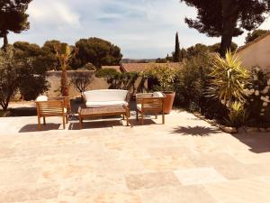 Villas Provencal villa with pool and large terrace : photos des chambres