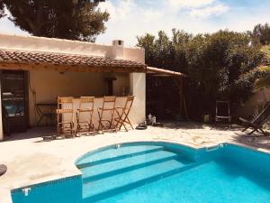 Villas Provencal villa with pool and large terrace : photos des chambres