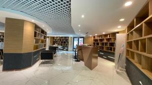 曼谷繁华地区公寓 免费上网 家居家电齐全