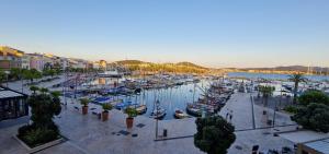 Appartements Appartement Port avec vue Mer juste devant les Bateaux : photos des chambres