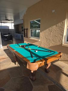 Family Oasis w Pool, Near Beaches and Parks