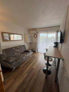 studio climatisé avec parking