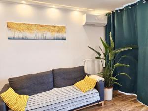 Comfortable Apart, Old Town, free parking, hanging bed, Wi-Fi, lift, aircon,self check-in 24h, Stare Miasto, winda, nowy budynek, garaż 0 zl, klima