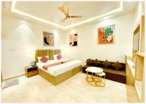 HOTEL BANARAS INN STAY Near Kashi Vishwanath Temple - Fully Air Conditioned rooms,wifi And Lift And Resturant ,Parking Available - BEST HOTEL IN VARANASI