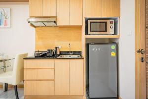 Beautiful studio by the beach with private marina