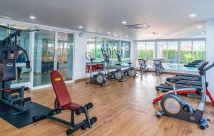 Beautiful studio by the beach with private marina