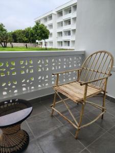 Cozy 1 bedroom Coastal Condo Beachside Bliss Near Golf & Adventure