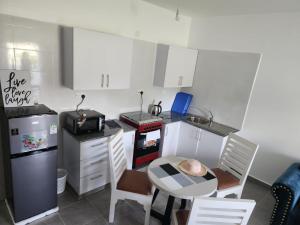 Cozy 1 bedroom Coastal Condo Beachside Bliss Near Golf & Adventure