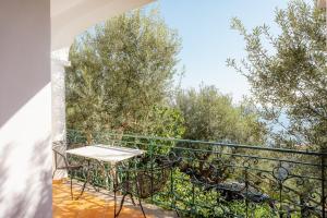 Nerano Bay Villa with Jacuzzi Rooftop