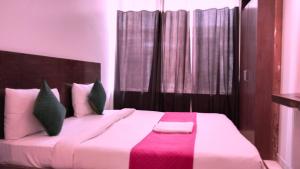 Hotel Tarrk Near IGI Airport