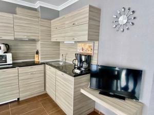 Sea Front View Studio Apartment - Dolce Vita 2