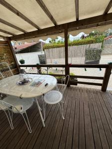 Campings Mobilhome situe cote ville et cote campagne : photos des chambres