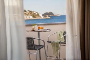 Double Room with Side Sea View room in Hotel Lido