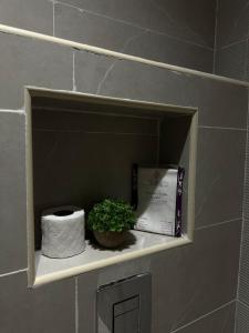 Self entry Modern Studio