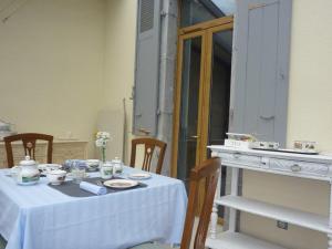 B&B / Chambres d'hotes L'Enclos des Jacobins : photos des chambres