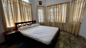 Serene Backwater Getaway