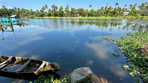 Serene Backwater Getaway