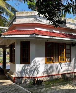 Serene Backwater Getaway